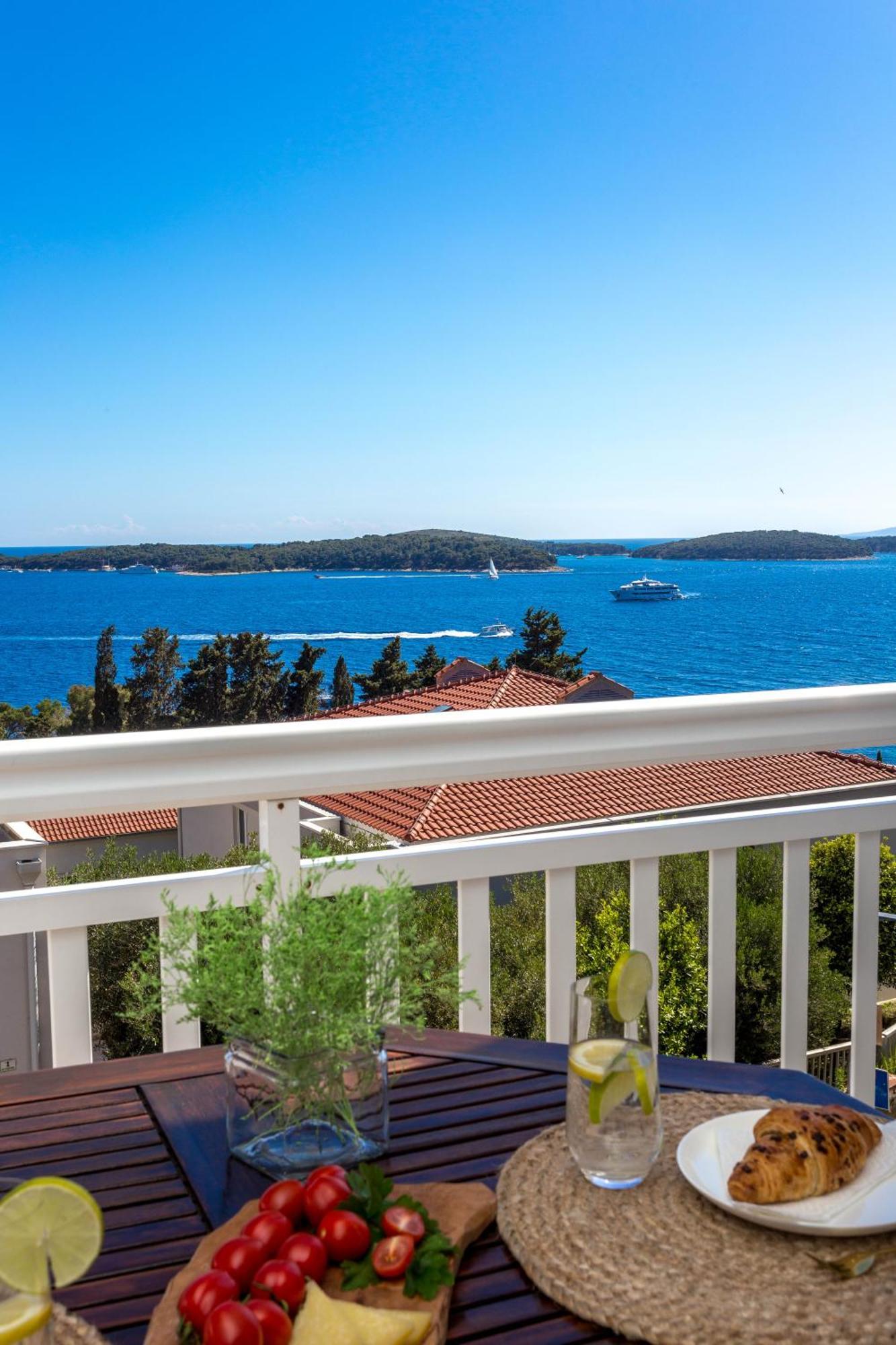 Tia Hvar Top View Apartment Hvar Town Esterno foto