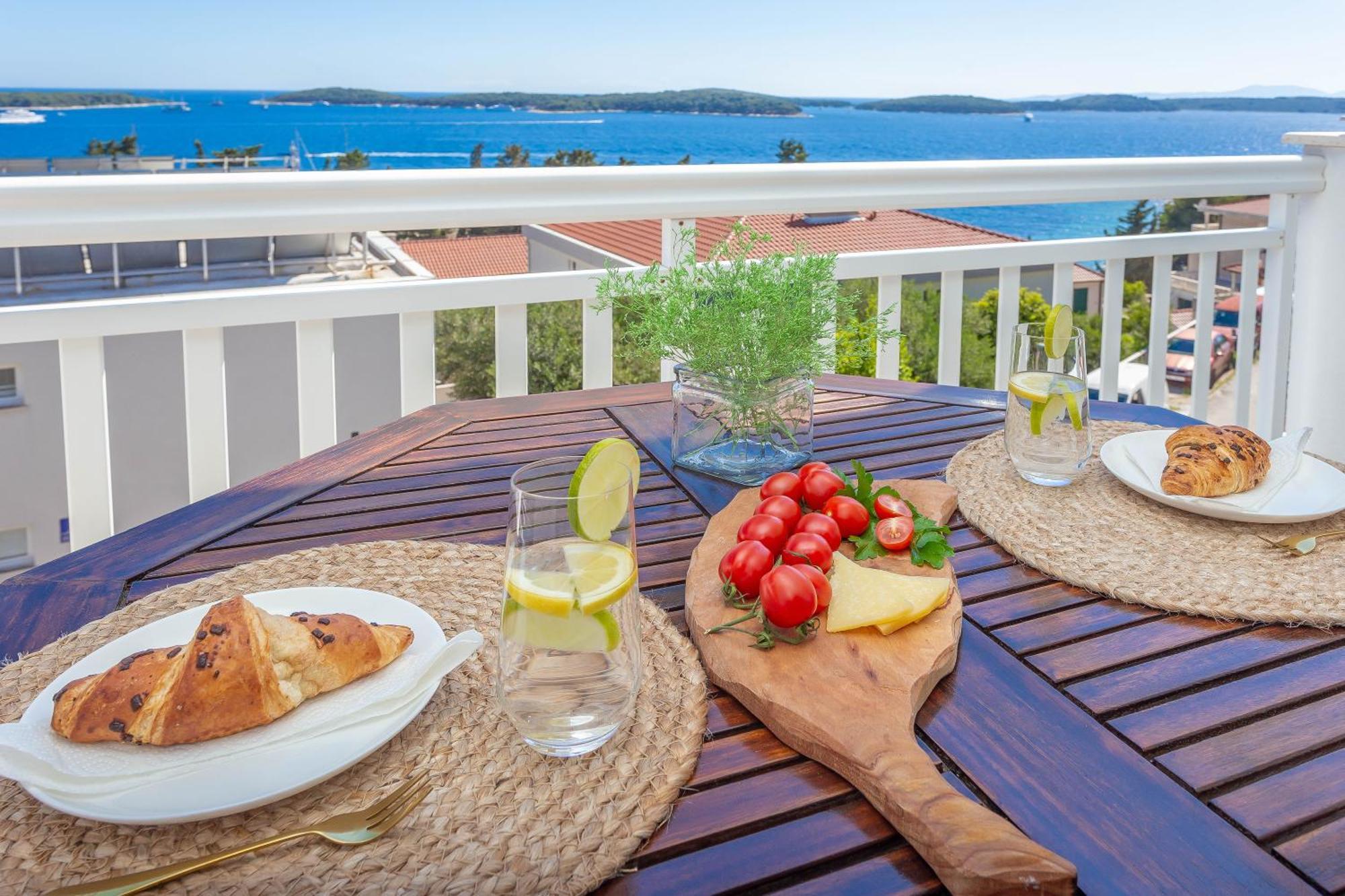 Tia Hvar Top View Apartment Hvar Town Esterno foto